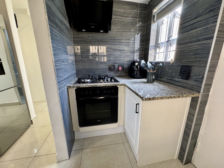 To Let 2 Bedroom Property for Rent in Parklands Western Cape